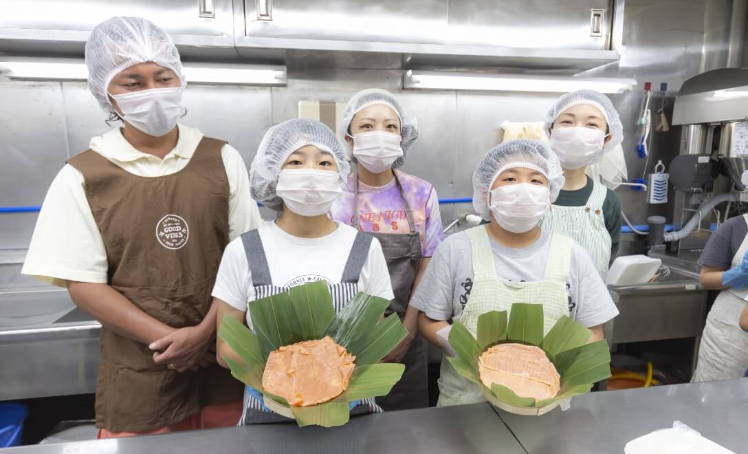 富山市安野屋・市電通り沿いの老舗ますの寿し店で手作り体験してみませんか